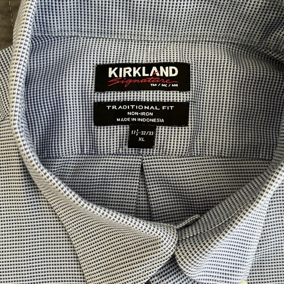 Kirkland Signature Men's Sky Blue Casual Button-Down Shirt - Picture 3 of 4